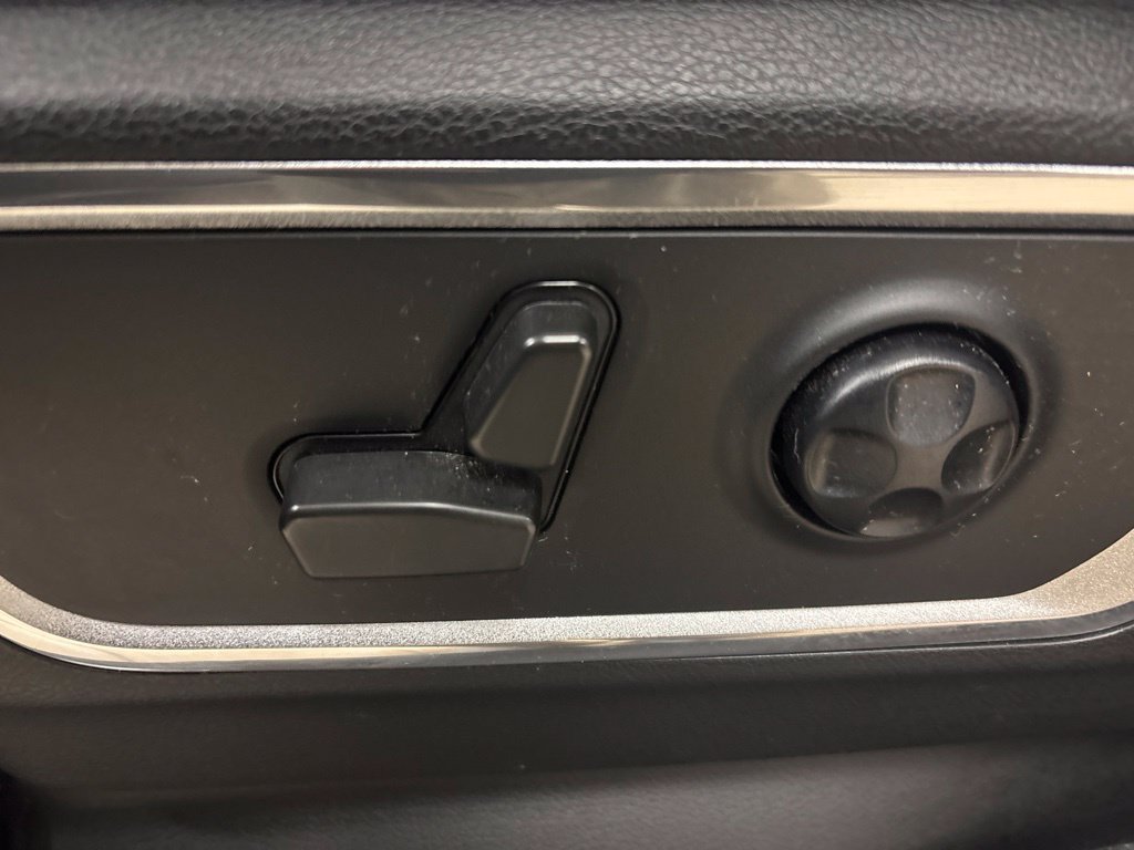 Used 2021 RAM 1500 Laramie AWD/4WD image 33