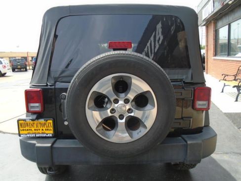 Used 2014 Jeep Wrangler Unlimited Sport w/ Quick Order Package 24S AWD/4WD image 8