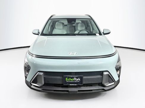 Used 2025 Hyundai Kona SEL FWD image 2