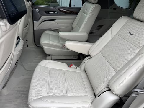 Certified 2022 Cadillac Escalade Sport Platinum image 17