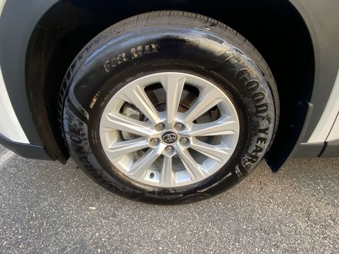 Used 2024 Toyota Grand Highlander XLE image 16