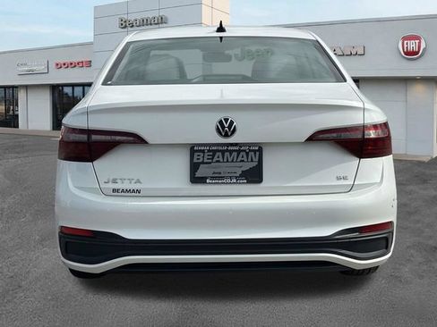 Used 2024 Volkswagen Jetta SE w/ Panoramic Sunroof Package FWD image 6