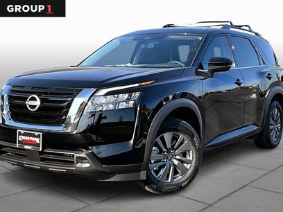 New 2025 Nissan Pathfinder SV