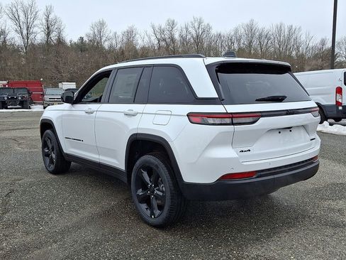 New 2025 Jeep Grand Cherokee Limited w/ Black Appearance Package AWD/4WD image 6