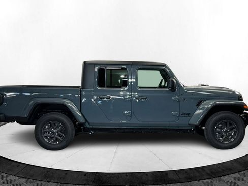 New 2025 Jeep Gladiator Sport AWD/4WD image 6