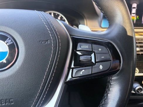 Used 2019 BMW 530i xDrive image 19