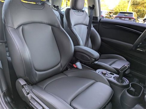 Used 2020 MINI Cooper SE w/ 6.5" Touchscreen Package image 17