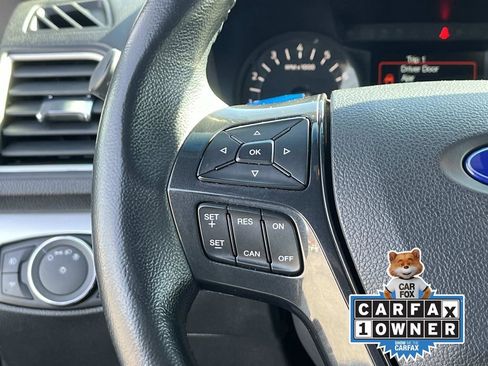 Used 2017 Ford Explorer XLT image 30