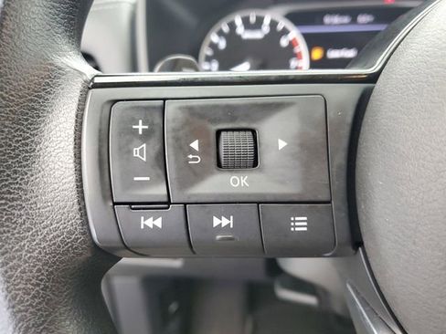 Used 2023 Nissan Rogue SV image 22