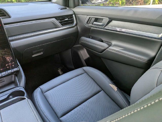 Used 2026 GMC Terrain Elevation w/ Elevation Premium Package FWD image 18