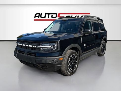 Used 2024 Ford Bronco Sport Outer Banks w/ Tech Package image 3