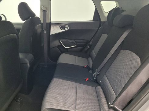 Used 2023 Kia Soul LX image 18