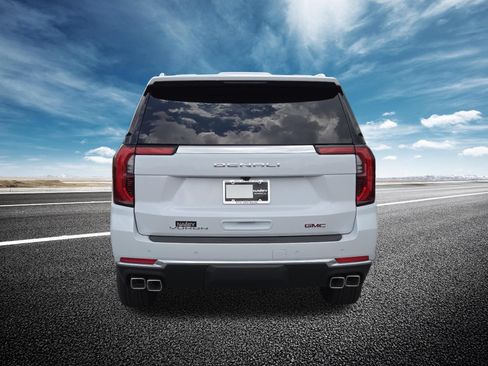 New 2026 GMC Yukon XL Denali w/ LPO, Floor Liner Package AWD/4WD image 18