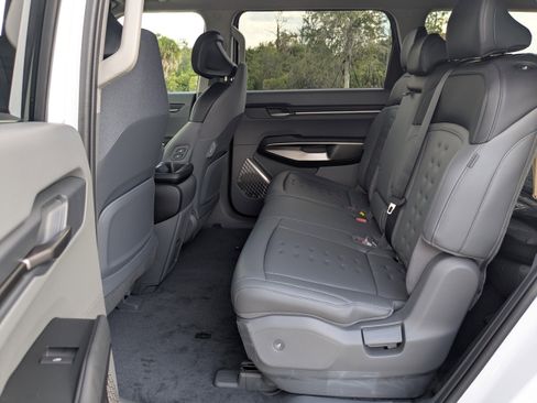 New 2026 Kia EV9 Wind image 17