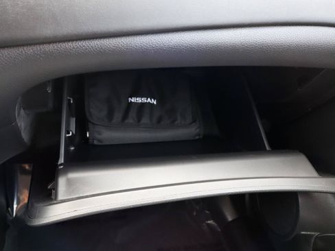 Used 2017 Nissan Rogue SL w/ SL Premium Package FWD image 21