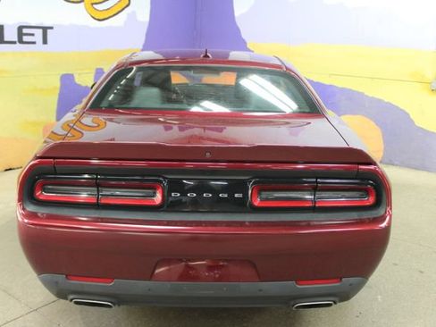 Used 2017 Dodge Challenger SXT Plus RWD image 7