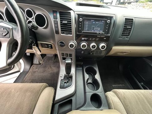 Used 2014 Toyota Sequoia SR5 AWD/4WD image 17