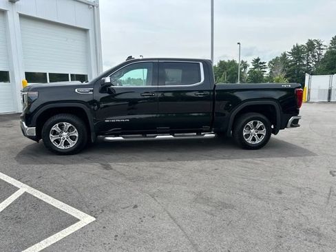 Used 2022 GMC Sierra 1500 SLE AWD/4WD image 2