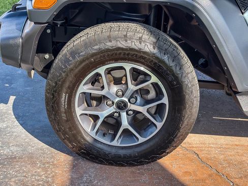 Used 2024 Jeep Wrangler Sport AWD/4WD image 11