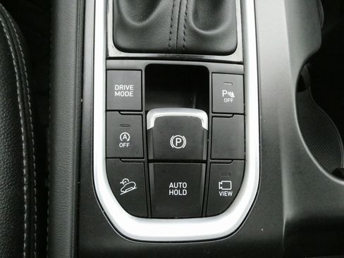 Used 2020 Hyundai Santa Fe Limited image 19