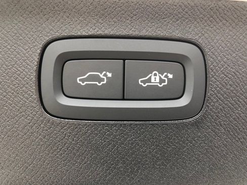 New 2025 Volvo XC90 B6 Plus w/ Protection Package Premier image 37