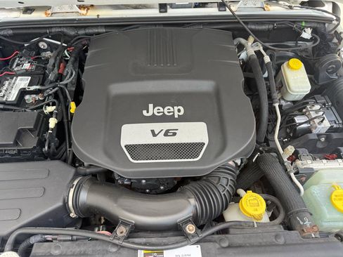 Used 2016 Jeep Wrangler Sport AWD/4WD image 23