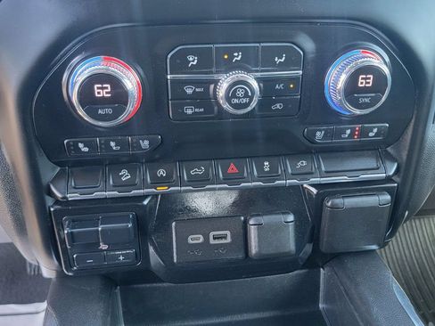 Used 2021 GMC Sierra 1500 SLT w/ SLT Premium Package AWD/4WD image 18