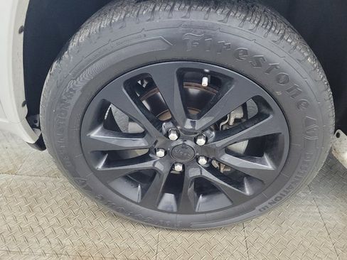 Used 2017 Jeep Grand Cherokee Altitude AWD/4WD image 31