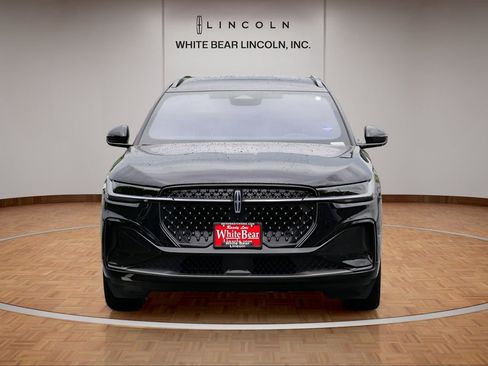 Used 2025 Lincoln Nautilus Reserve AWD/4WD image 2