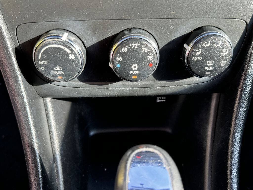 Used 2013 Dodge Avenger SXT w/ Rallye Appearance Group FWD image 14