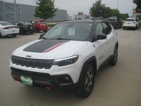 Used 2022 Jeep Compass Trailhawk w/ Trailhawk Elite Group AWD/4WD image 4