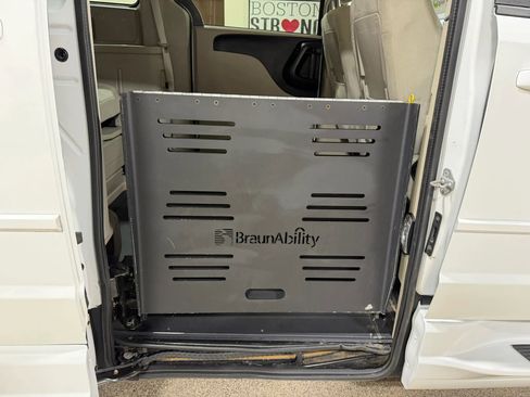 Used 2015 Dodge Grand Caravan SE w/ Quick Order Package 29E SE FWD image 28