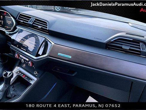 Used 2024 Audi Q3 2.0T Premium Plus image 15