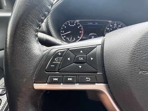 Used 2022 Nissan Sentra SV FWD image 16