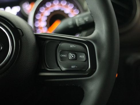 Used 2023 Jeep Gladiator Sport AWD/4WD image 13