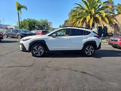 Used 2024 Subaru Crosstrek 2.0i Premium w/ Crosstrek Mirror Package AWD/4WD image 4