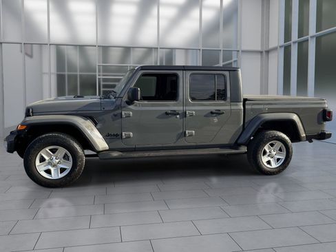 Used 2022 Jeep Gladiator Sport AWD/4WD image 4