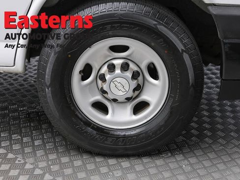 Used 2019 Chevrolet Express 2500 w/ Driver Convenience Package RWD image 26