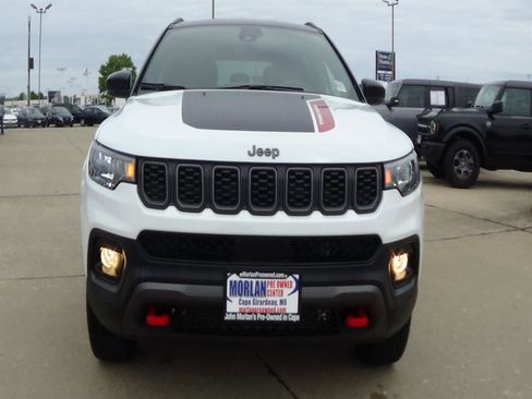 Certified 2024 Jeep Compass Trailhawk w/ Sun and Sound Group AWD/4WD image 3