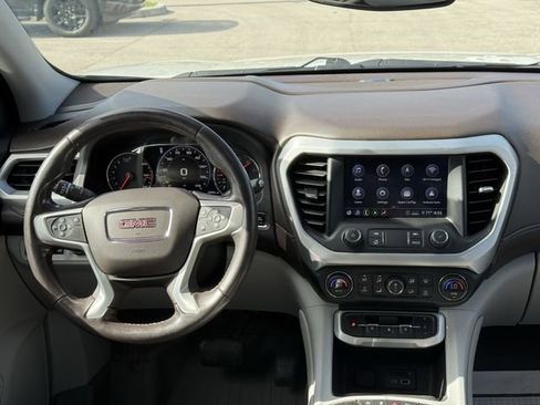 Used 2020 GMC Acadia SLT w/ Driver Alert Package II FWD image 19