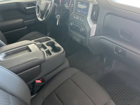 Used 2019 Chevrolet Silverado 1500 Custom Trail Boss w/ Custom Convenience Package AWD/4WD image 15