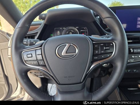 Used 2025 Lexus ES 300h w/ Premium Package FWD image 25