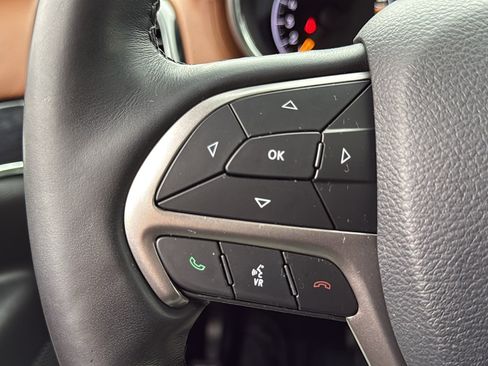 Used 2021 Jeep Grand Cherokee Overland image 16