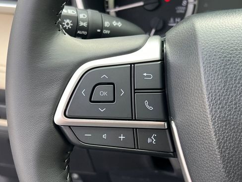 New 2025 Toyota Highlander XLE FWD image 25