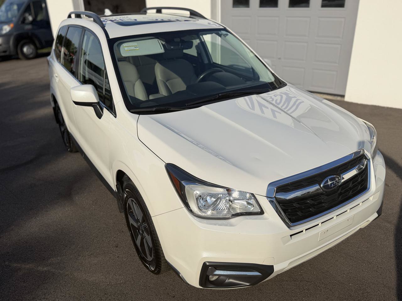 Used 2017 Subaru Forester 2.5i Limited AWD/4WD image 6