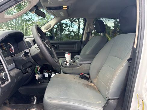 Used 2018 RAM 2500 Tradesman w/ Chrome Appearance Group AWD/4WD image 3