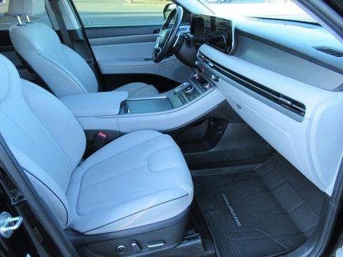 Used 2023 Hyundai Palisade SEL w/ Premium Package image 8
