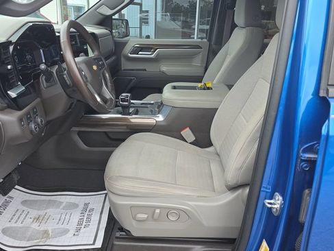 Used 2022 Chevrolet Silverado 1500 LT AWD/4WD image 16