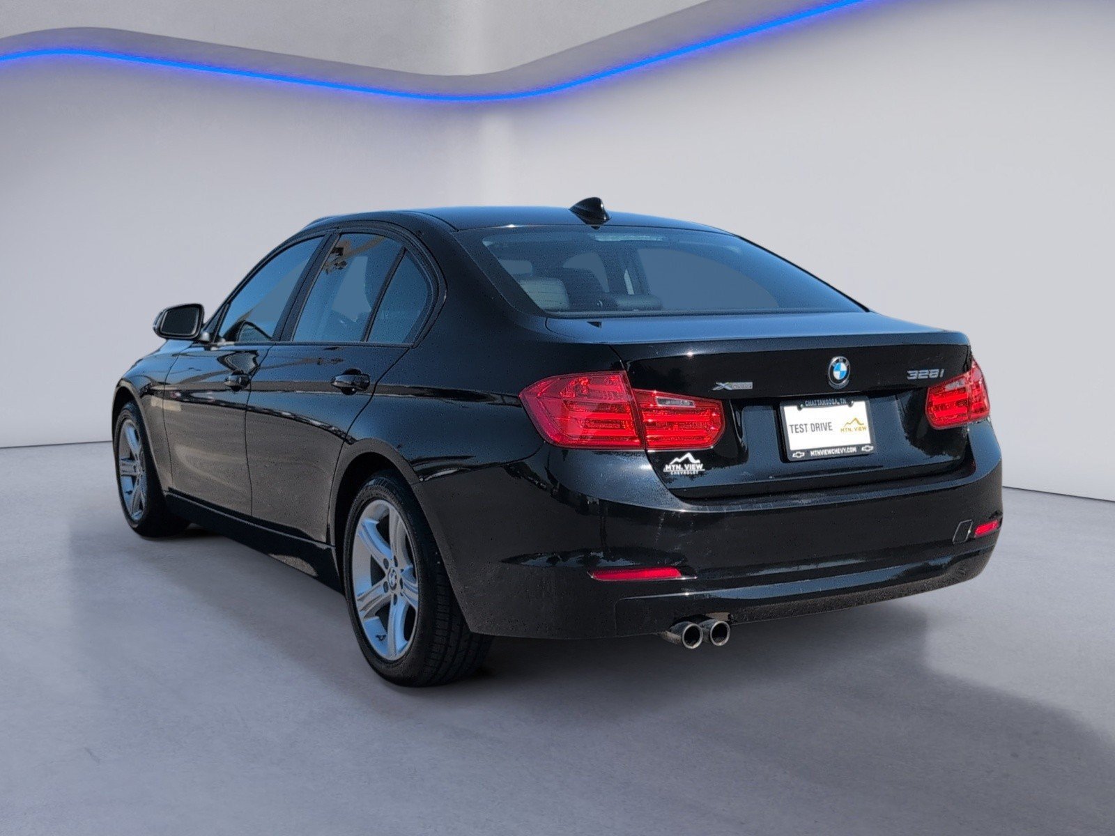 Used 2015 BMW 328i xDrive Sedan AWD/4WD image 3