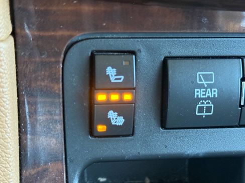 Used 2017 Buick Enclave Leather image 14